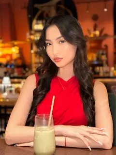 Мален escort in Астана